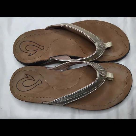 OluKai Kumu Gold Flip Flop Sandals - 7 - Picture 3 of 8